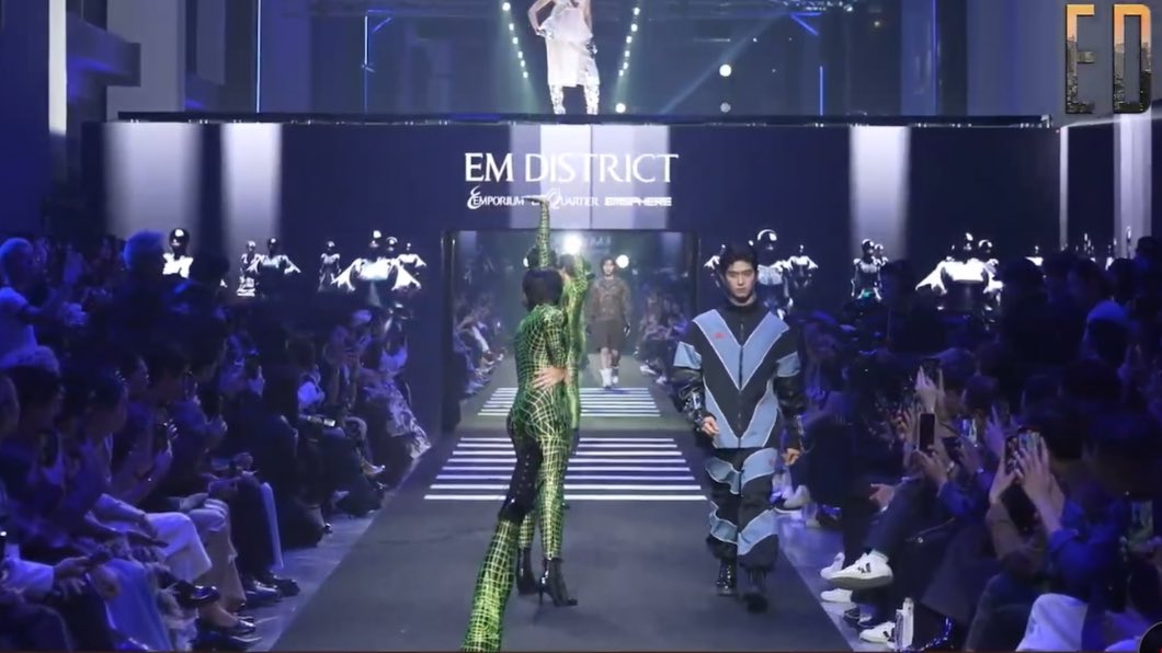 dumboosunday's tweet image. โทมัสก้องเท่มาก แล้วจังหวะคนดูค่อยๆยกโทรศัพท์ขึ้นมาถ่ายฮือ เก่งมากㅠㅠㅠㅠㅠ

THOMASKONG X EMFASHION 
#EmfashioniconEdge2025xโทมัสก้อง
#thomaskong #โทมัสก้อง