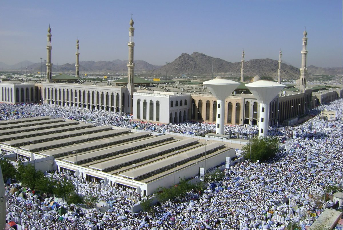 2 million people of all colors 🌍, languages 🗣️, and backgrounds 🤝 standing in Arafat 🕋 under the scorching sun ☀️ just to please the Almighty 🤲❤️

#Mustaeinatv