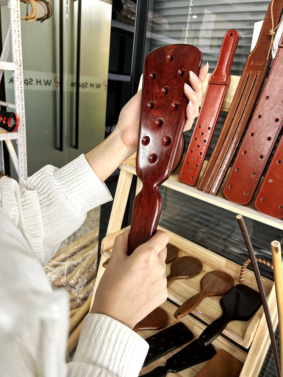 带新客服熟悉产品！要敢记错，老客服可不手软哦！