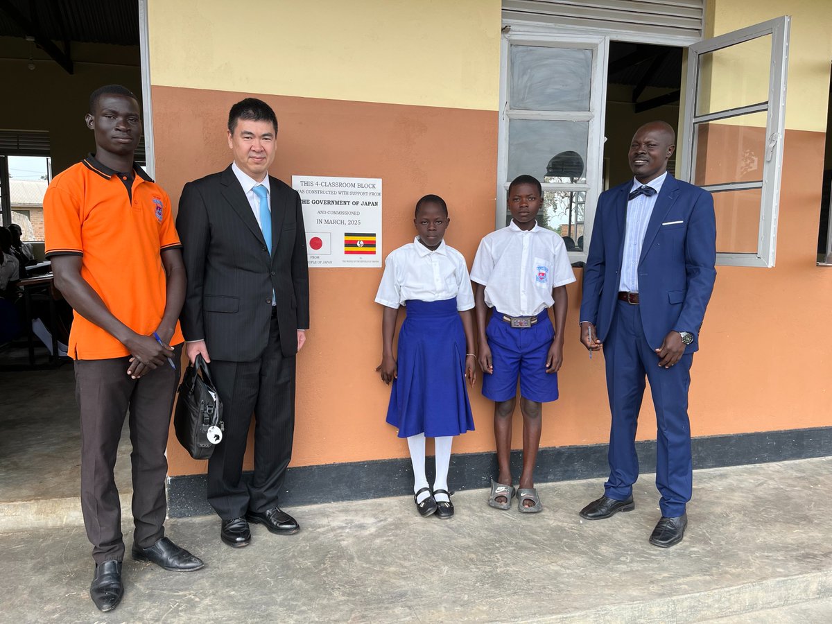 On June 5, Counsellor Yoshimura inspected the newly constructed classroom block and latrine blocks at Obalanga Primary School in #Kapelebyong District. He received a warm welcome from the students, teachers, and the principal. 🇺🇬🤝🇯🇵  #GGP