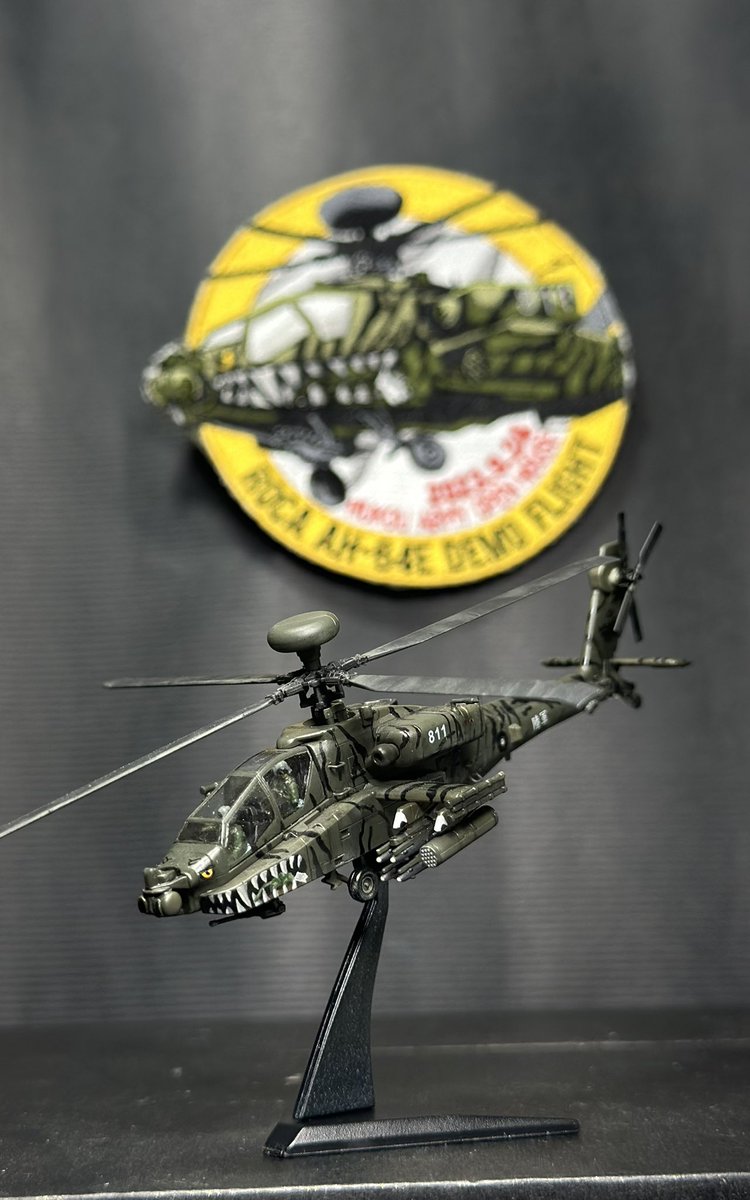 SYJ015's tweet photo. 1/144 航特部 AH-64E 虎斑鯊魚嘴～
嘗試手繪了鯊魚嘴～不過還好沒有翻車～ https://t.co/rdFisLiVr4