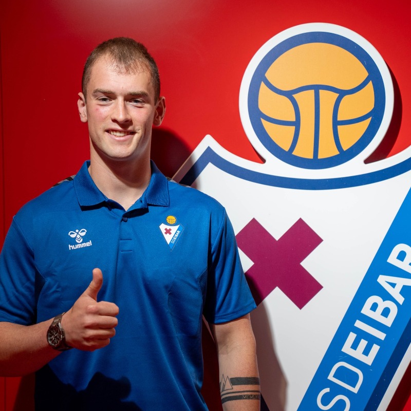 SDEibar's tweet photo. 📝 Unai Ayala, armero hasta 2026

𝒁𝒐𝒓𝒊𝒐𝒏𝒂𝒌! 👏

#BetiArmaginak⚔️