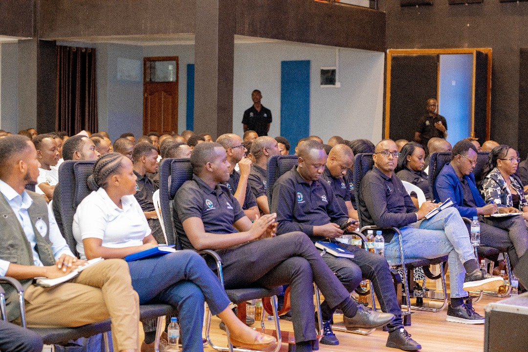 bugeserayouth's tweet photo. #𝐈𝐧𝐭𝐞𝐤𝐨𝐑𝐮𝐬𝐚𝐧𝐠𝐞𝟐𝟎𝟐𝟓: Umuhuzabikorwa wa @RwandaYouth wungirije, @NyamaswaFrancis, Umuyobozi w'Akarere @MutabaziRich, Umuhuzabikorwa wa @bugeserayouth, Abafatanyabikorwa n'Urubyiruko bari mu Nteko Rusange y'Urubyiruko yo kugaragaza ibikorwa byakozwe n'Urubyiruko. https://t.co/mLZHkzCqAK