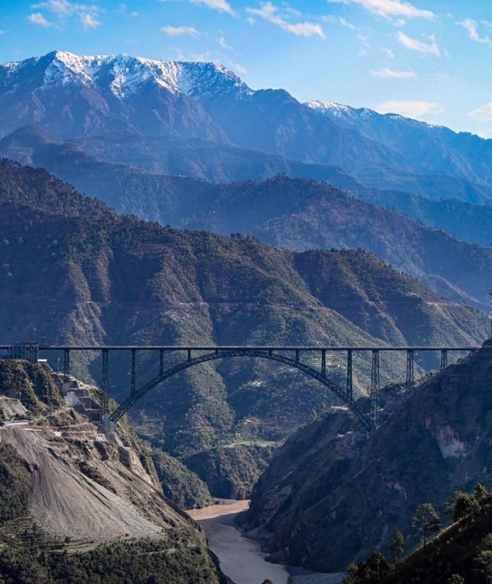Today most Jammu locals especially youth are expressing surprise at the hashtag #NayaKashmir that is being used for the engineering marvel, world’s highest rail and arch bridge, the Chenab Bridge. Hence some facts about the bridge - it is located in Jammu’s Reasi district, built