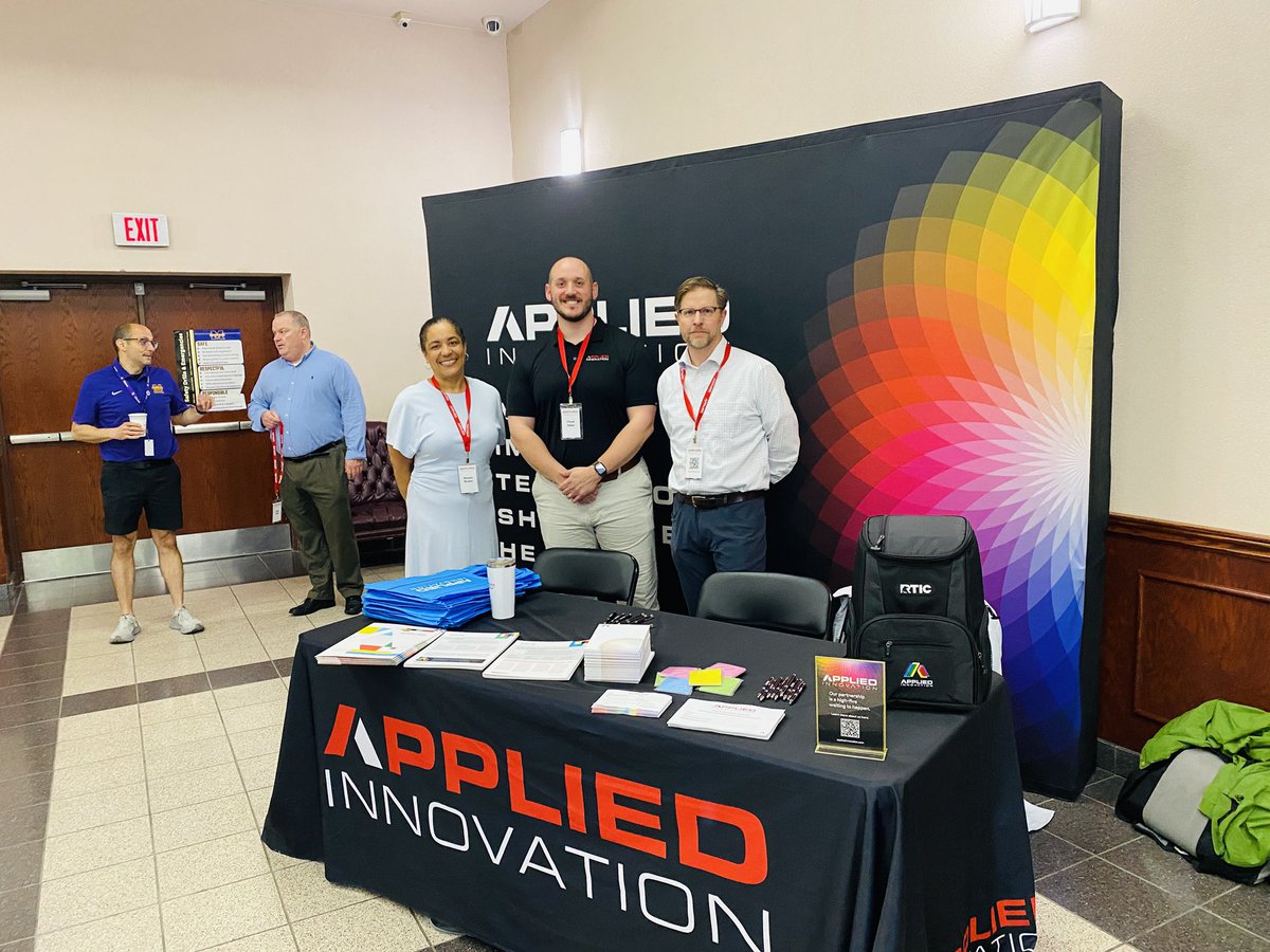 Julianne tweet media