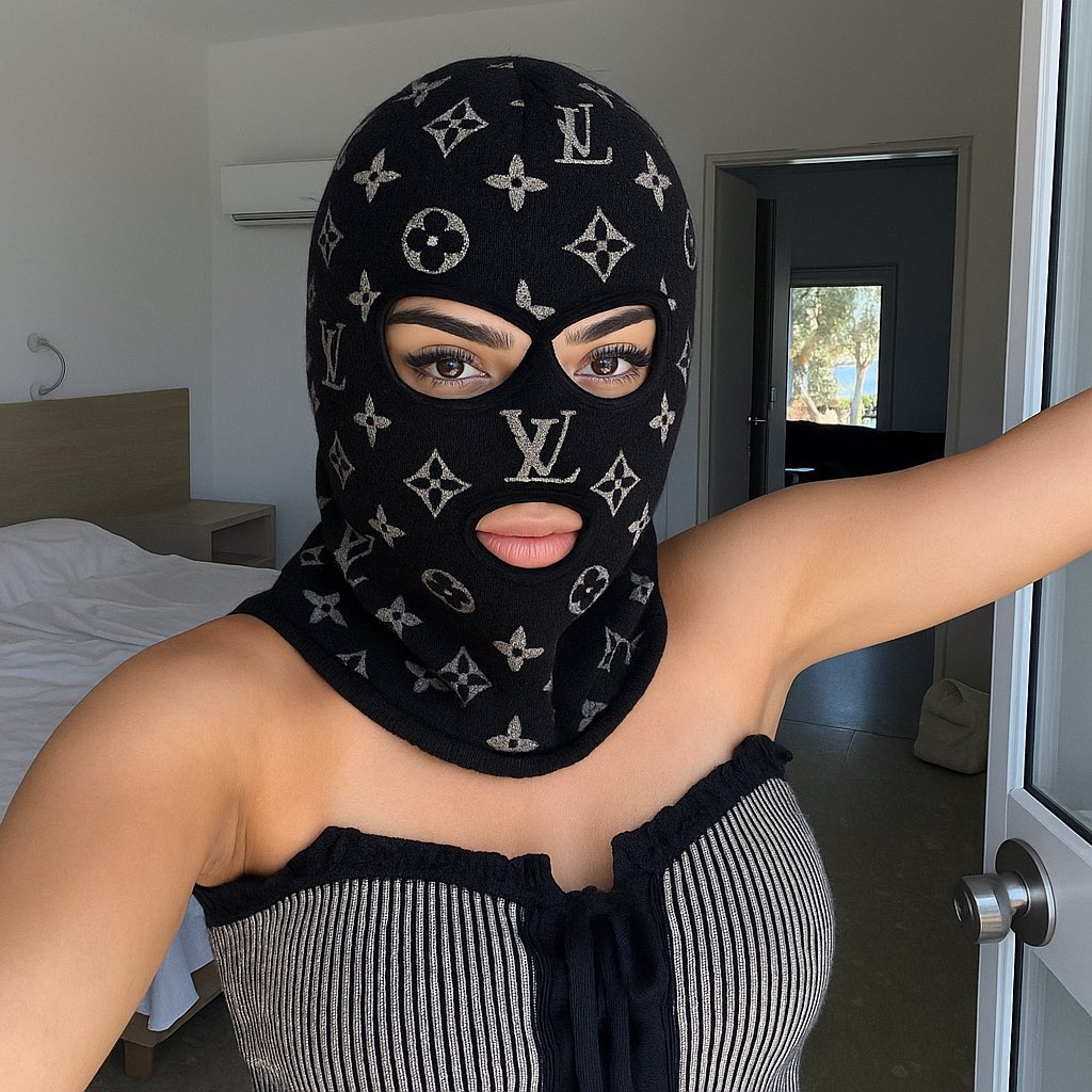 I was nobody before I put on the $MASK

How many likes to change my pfp?

God candle incoming