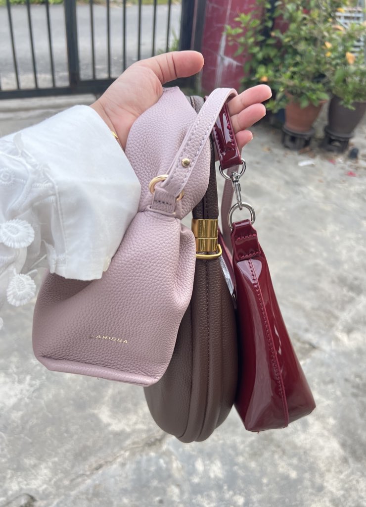 QueenTelekungSK's tweet photo. Rating my impulsive buying — Handbag version 👜✨ https://t.co/RwUu9od6Qx