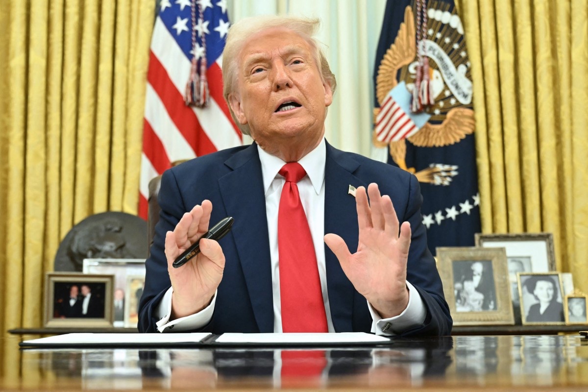 NigeriaStories's tweet photo. JUST IN; President Donald Trump has signed a new proclamation barring citizens from 12 countries from entering the United States, citing national security concerns.

The full travel ban affects nationals from Afghanistan, Myanmar, Chad, Congo, Equatorial Guinea, Eritrea, Haiti, Iran, Libya, Somalia, Sudan, and Yemen.

The restriction will take effect on June 9, 2025.