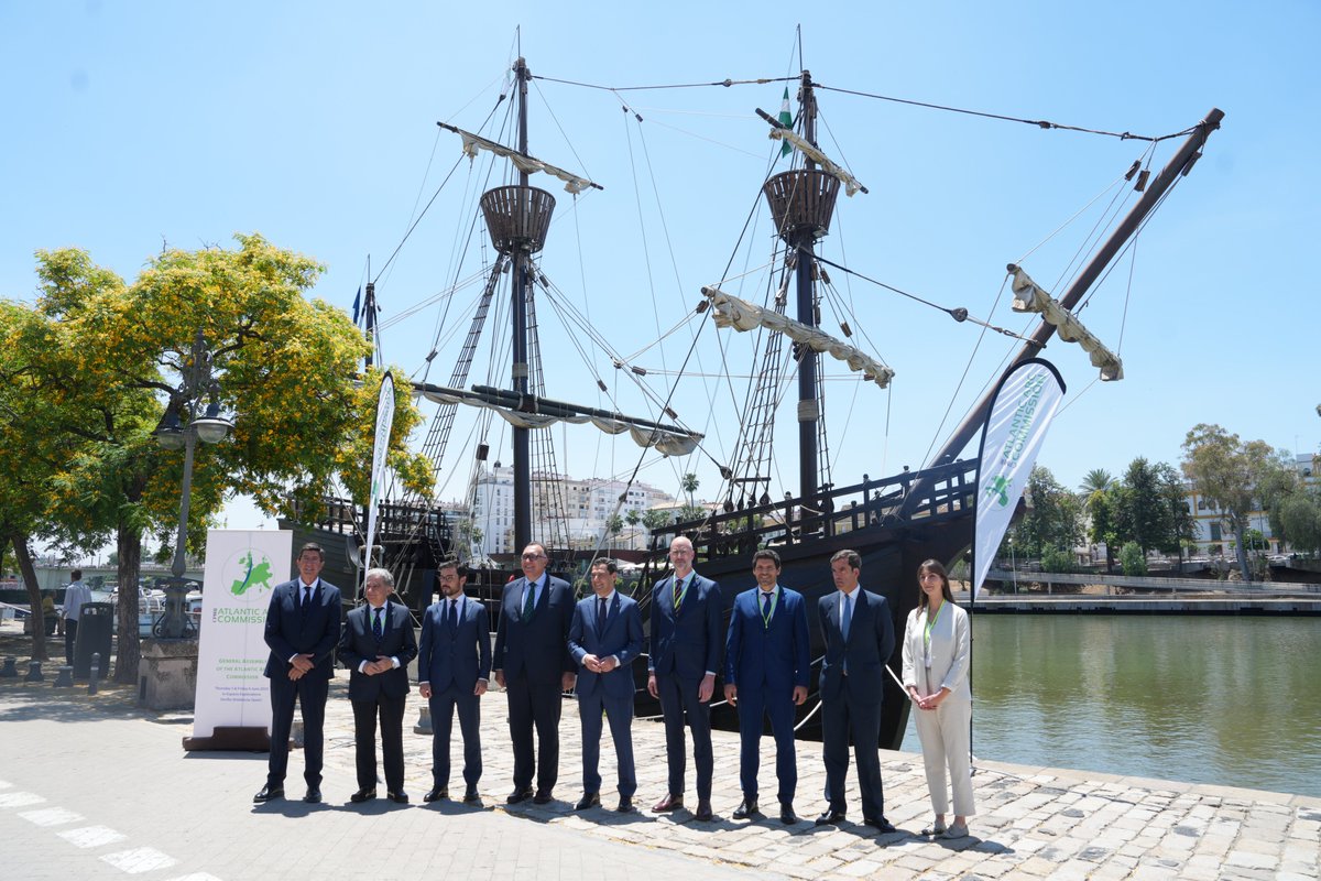 👋<a href="/JuanMa_Moreno/">Juanma Moreno</a> clausura la primera jornada de la Comisión del Arco Atlántico.

Tener en Sevilla la <a href="/CPMR_Europe/">CPMR</a> es una oportunidad de destacar que Andalucía es atlántica.

Manteniendo intercambios culturales y nuestras intensas relaciones económicas.