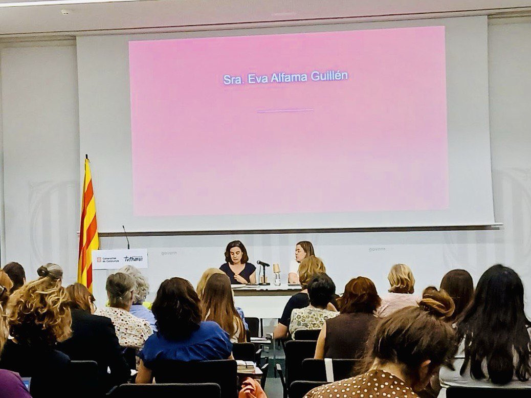 Igualtat i Feminisme (@igualtatcat) on Twitter photo 📌 Darrera sessió del Pacte Català contra les Violències Masclistes, un acord que donarà compliment al compromís del <a href="/govern/">Govern de Catalunya</a> en la lluita contra aquestes violències
Hem comptat amb Eva Alfama, experta en polítiques públiques, per determinar accions i indicadors del futur pacte 📌 Darrera sessió del Pacte Català contra les Violències Masclistes, un acord que donarà compliment al compromís del <a href="/govern/">Govern de Catalunya</a> en la lluita contra aquestes violències
Hem comptat amb Eva Alfama, experta en polítiques públiques, per determinar accions i indicadors del futur pacte