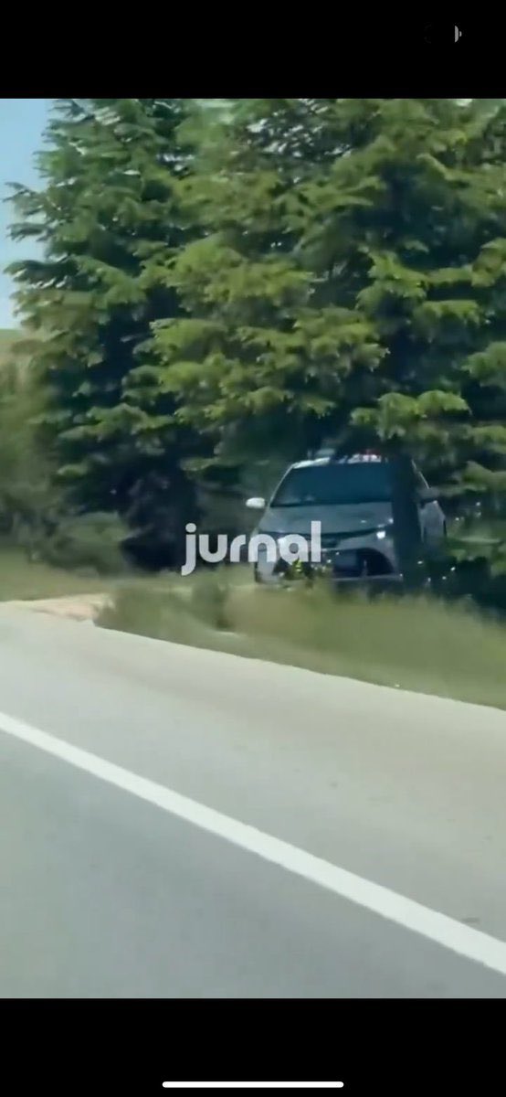 Hava aşırı sıcak güneş yakıyor❗️
İyi bakarsanız gölgeye çekmiş aracı siDe hemen tuzak felan ayıp oluyor kardeşiimmm🤨
Ben ilk videoyu izlediğimde mangal piknik yapıyorlar sandıydımmm😆
#Radar #Bayram