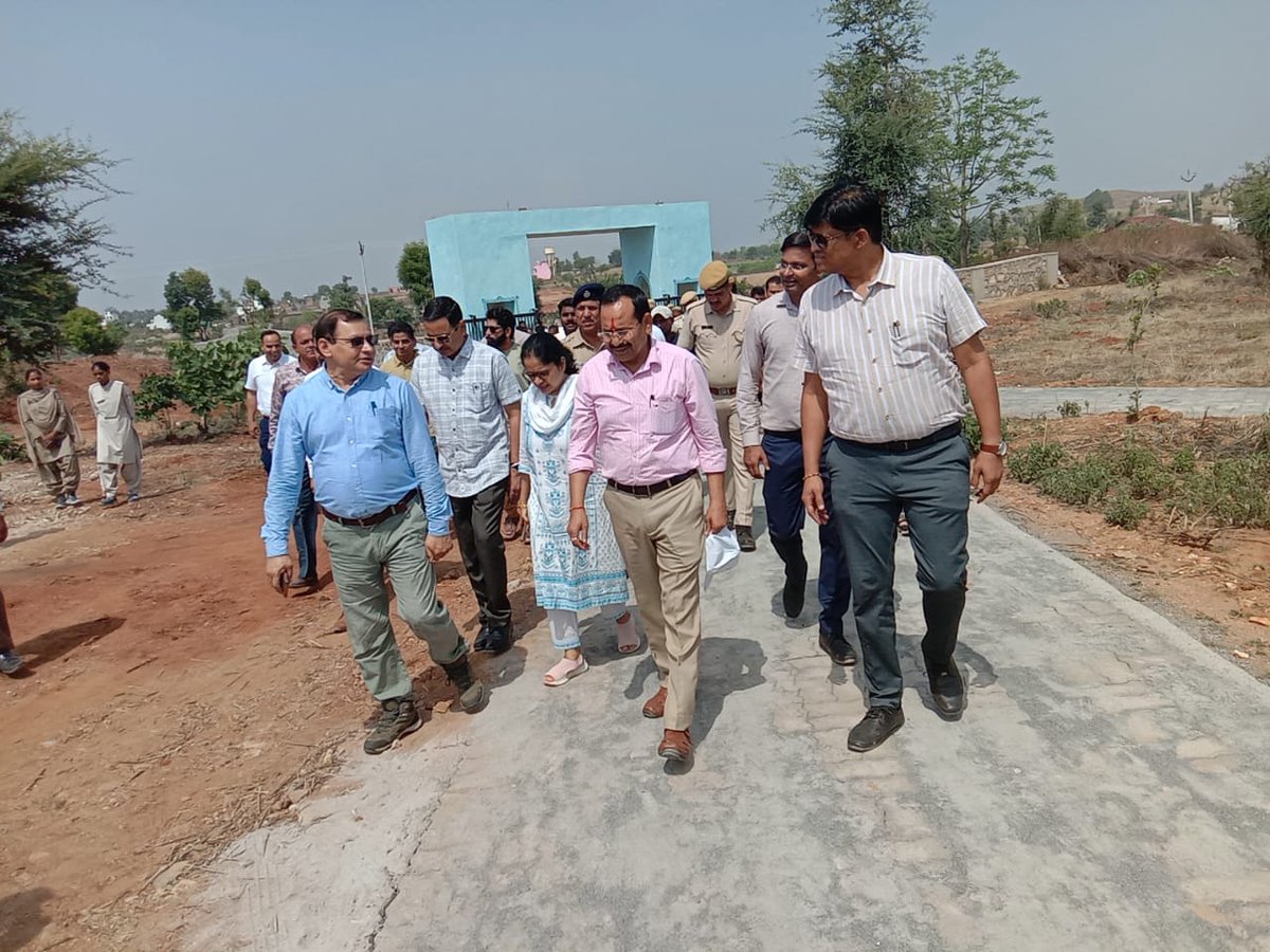 District Collector Pratapgarh (@pratapgarhdm) on Twitter photo рд▓рд╡ рдХреБрд╢ рд╡рд╛рдЯрд┐рдХрд╛ рд░рдгрд┐рдпрд╛ рдордЧрд░реА рдХрд╛ рд╣реБрдЖ рд▓реЛрдХрд╛рд░реНрдкрдг
рдЖрдЬ рд╕реЗ рд╢реБрд░реВ рд╣реБрдЖ тАШрд╡рдВрджреЗ рдЧрдВрдЧрд╛ рдЬрд▓ рд╕рдВрд░рдХреНрд╖рдг рдЬрди рдЕрднрд┐рдпрд╛рдитАЩ
<a href="/RajCMO/">CMO Rajasthan</a>
<a href="/BhajanlalBjp/">Bhajanlal Sharma</a>
<a href="/DIPRRajasthan/">рд╕реВрдЪрдирд╛ рдПрд╡рдВ рдЬрдирд╕рдореНрдкрд░реНрдХ рд╡рд┐рднрд╛рдЧ, рд░рд╛рдЬрд╕реНрдерд╛рди рд╕рд░рдХрд╛рд░</a>
<a href="/AnjaliRajoria/">Anjali Rajoria</a> рд▓рд╡ рдХреБрд╢ рд╡рд╛рдЯрд┐рдХрд╛ рд░рдгрд┐рдпрд╛ рдордЧрд░реА рдХрд╛ рд╣реБрдЖ рд▓реЛрдХрд╛рд░реНрдкрдг
рдЖрдЬ рд╕реЗ рд╢реБрд░реВ рд╣реБрдЖ тАШрд╡рдВрджреЗ рдЧрдВрдЧрд╛ рдЬрд▓ рд╕рдВрд░рдХреНрд╖рдг рдЬрди рдЕрднрд┐рдпрд╛рдитАЩ
<a href="/RajCMO/">CMO Rajasthan</a>
<a href="/BhajanlalBjp/">Bhajanlal Sharma</a>
<a href="/DIPRRajasthan/">рд╕реВрдЪрдирд╛ рдПрд╡рдВ рдЬрдирд╕рдореНрдкрд░реНрдХ рд╡рд┐рднрд╛рдЧ, рд░рд╛рдЬрд╕реНрдерд╛рди рд╕рд░рдХрд╛рд░</a>
<a href="/AnjaliRajoria/">Anjali Rajoria</a>