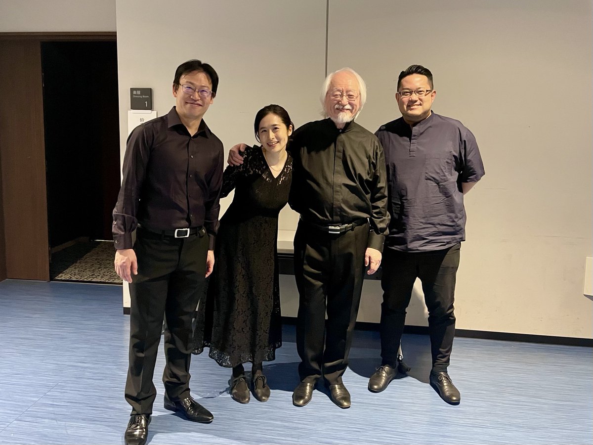 鈴木雅明 オルガン・リサイタル 終演！
光り輝く音色をもつルーシー、ポジティフ・オルガン、コーラル歌唱で奏でられるバッハの名曲集を浴びて、心洗われる一夜となりましたね🌃
終演後、出演者のみなさん＆チームオルガンでぱしゃり📸📸