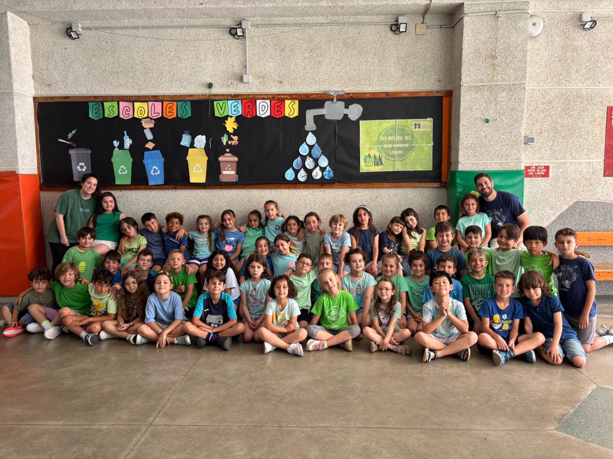 danimdc2's tweet photo. Dia mundial del Medi Ambient 💧🍀 @escolamdcprat @PatrciaFS_MDC https://t.co/Y8BJ6JNylj