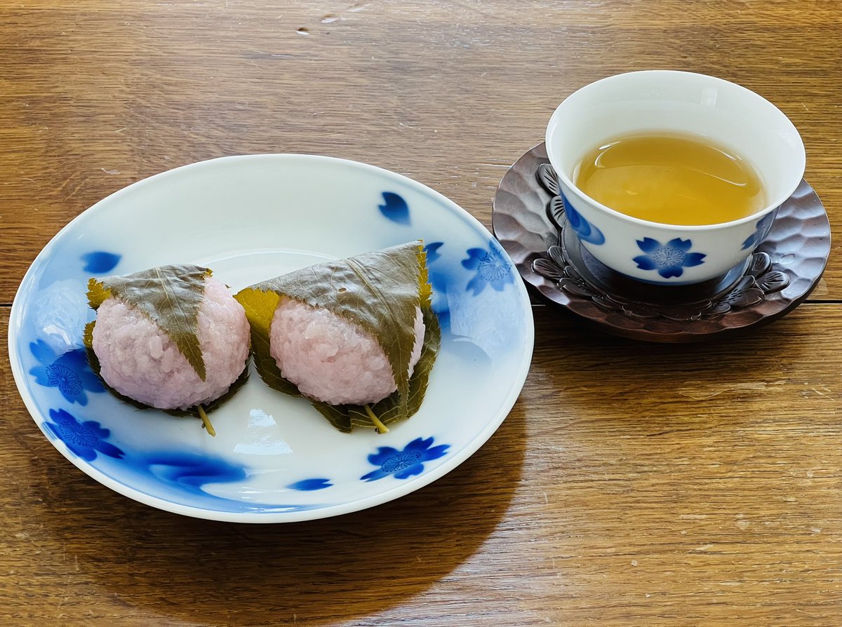 季節なんて関係ない！
売っていればいつでもSAKURAMOCHIを食べたい私です。