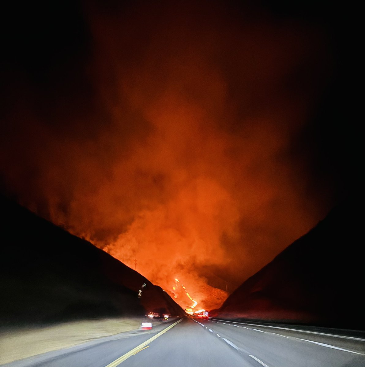 Fire along southbound I-5, south of Grapevine Road. The far right lane is closed for emergency personnel. Use caution traveling through the area as traffic is backing up. Be patient and don’t attempt to work through traffic. A crash will cause more traffic delays.