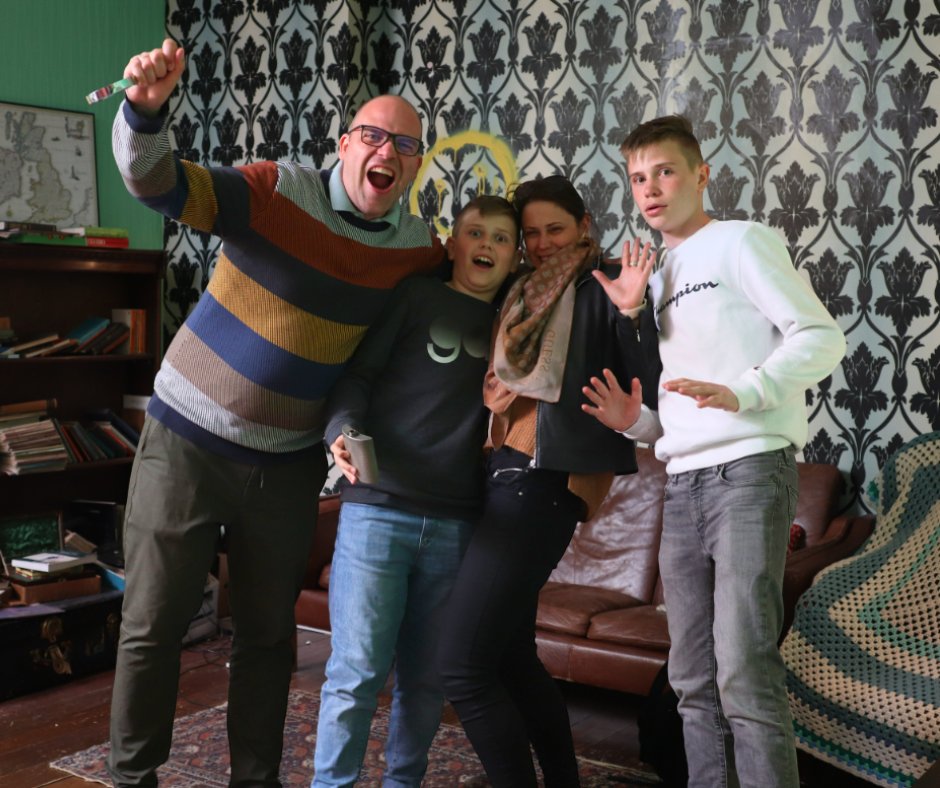 This Father’s Day, give Dad the ultimate gift: an unforgettable adventure.

Whether he’s a master of deduction or just loves a challenge, treat him to an experience he won’t forget.

#sherlockescaperooms #sherlockholmes #fathersday #escaperoom #london #immersive