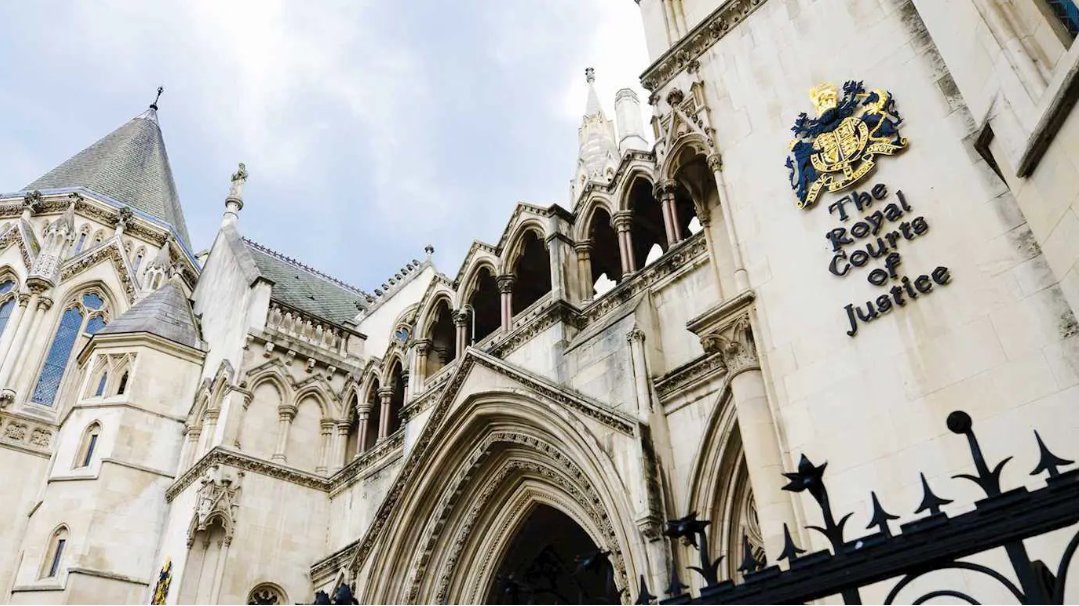 Royal Holloway (@royalholloway) on Twitter photo We've recently partnered with charity <a href="/SupportTCourt/">Support Through Court</a> to support people facing court alone and give our students an invaluable opportunity to gain experience and skills that will be relevant across legal and public service careers.
Read more: ow.ly/rLuI50W4IJx
<a href="/RHUL_Law/">Royal Holloway Law and Criminology</a> We've recently partnered with charity <a href="/SupportTCourt/">Support Through Court</a> to support people facing court alone and give our students an invaluable opportunity to gain experience and skills that will be relevant across legal and public service careers.
Read more: ow.ly/rLuI50W4IJx
<a href="/RHUL_Law/">Royal Holloway Law and Criminology</a>