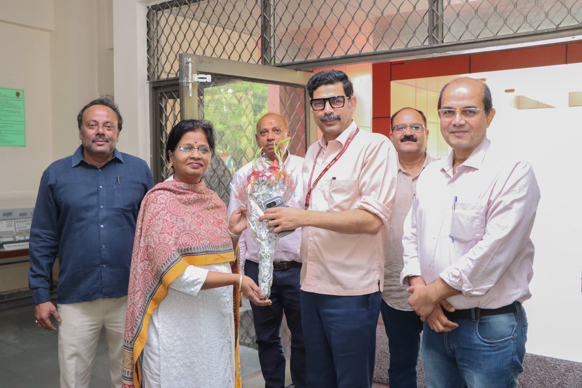 NPTI CVO Sh.Prem Prakash Plants Tree and Bids Farewell on World Environment Day.On the occasion of World Environment Day and on the eve of his relinquishment from the role of Chief Vigilance Officer (CVO) of the NPTI, Shri Prem Prakash visited the Corporate Office,NPTI FBD