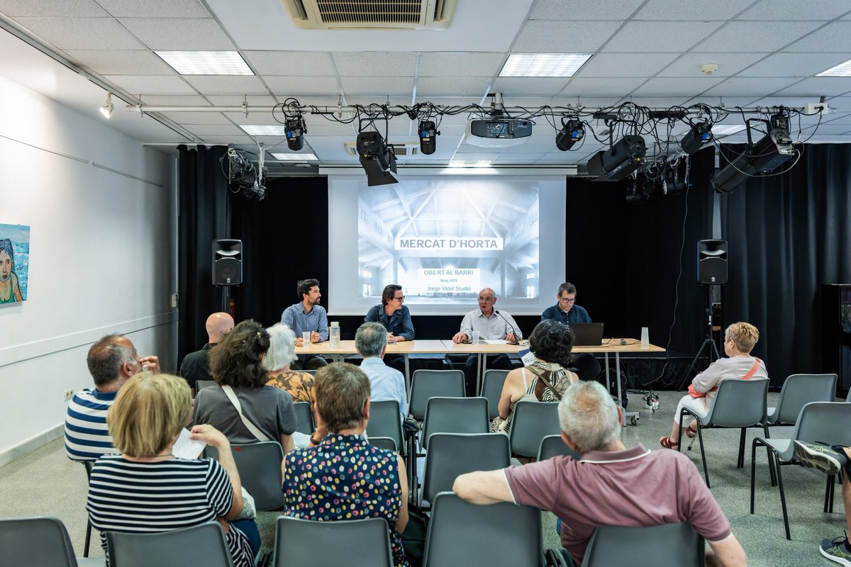 🗓️ Dilluns passat es va celebrar la sessió informativa per presentar la reforma del Mercat d'Horta.

🍅 Els mercats municipals són peces fonamentals per apropar el comerç de proximitat.

🤝🏼 Esperem que pròximament el veïnat d'Horta pugui gaudir d'aquest nou equipament.
