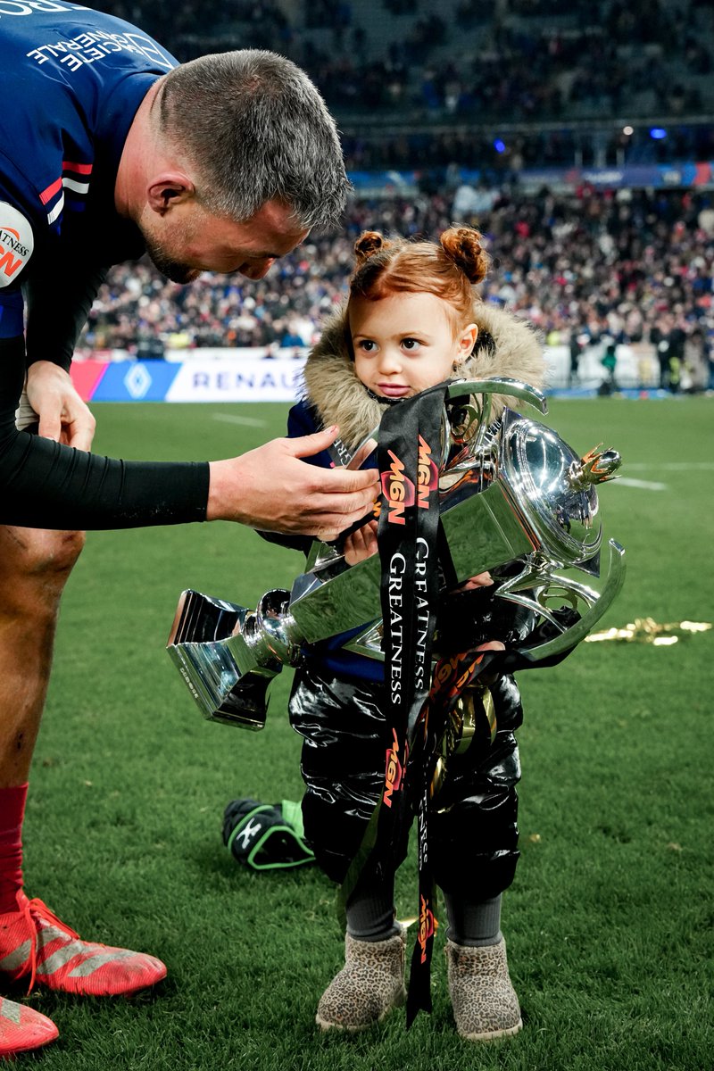 𝑩𝒐𝒏𝒏𝒆 𝒇𝒆̂𝒕𝒆 𝒂̀ 𝒕𝒐𝒖𝒔 𝒍𝒆𝒔 𝒑𝒂𝒑𝒂𝒔 ❤️
  
Nous vous souhaitons une belle journée !
  
#Fêtedespères