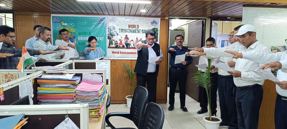 Shri Kuldeep Singh, CMD, administered the pledge to all the employees of HIL at corporate Office, New Delhi on the occasion of WORLD ENVIRONMENT DAY.