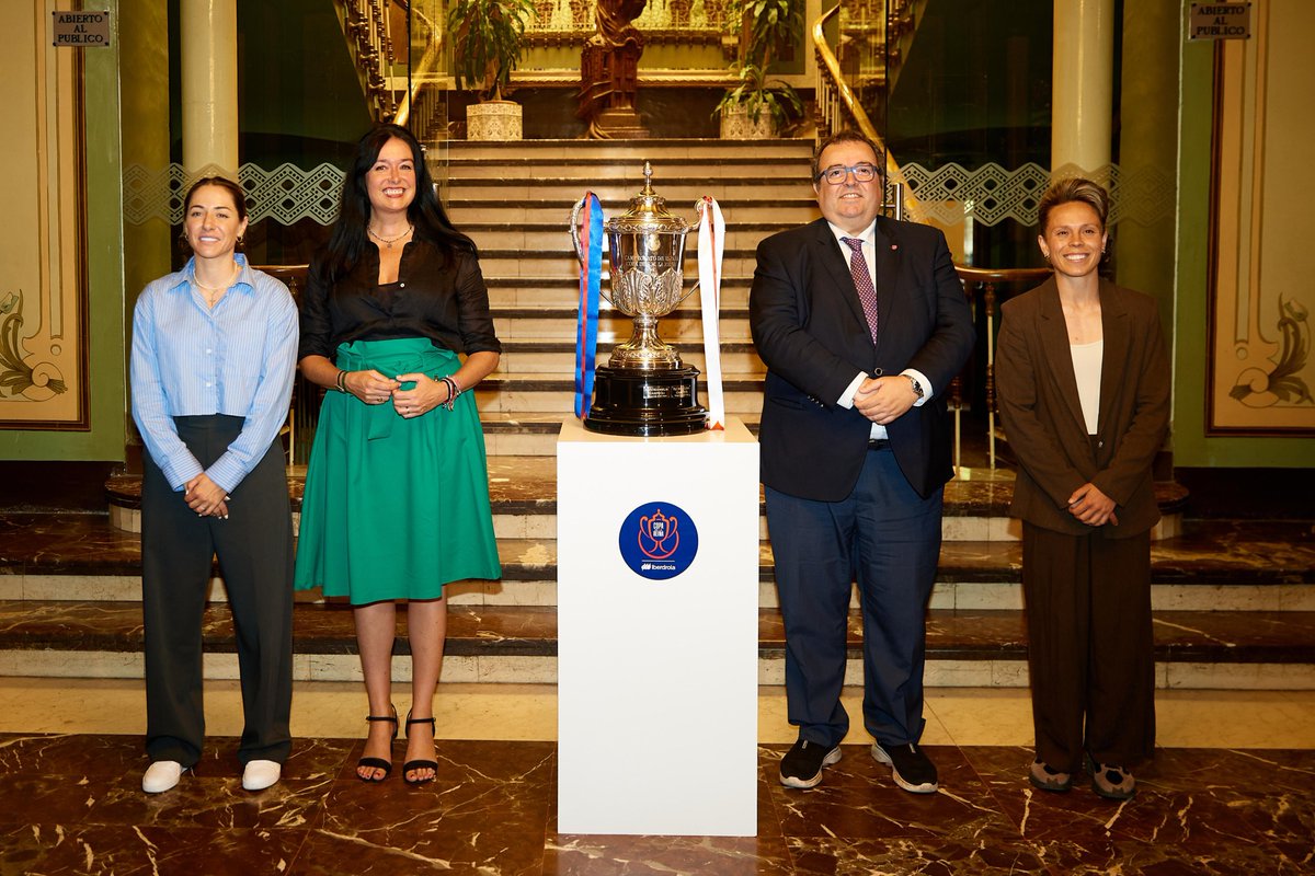 RFEF (@rfef) on Twitter photo 🏆 La 𝗖𝗼𝗽𝗮 𝗱𝗲 𝗦𝗠 𝗟𝗮 𝗥𝗲𝗶𝗻𝗮 ya brilla en 𝗛𝘂𝗲𝘀𝗰𝗮.
<a href="/losada_vicky/">Vicky Losada</a> y <a href="/Amanda6sb/">Amanda Sampedro</a> han escoltado al trofeo hasta la localidad altoaragonesa.
🔗 rfef.es/es/noticias/la…
#CopaDeLaReinaIberdrola | #FutFemRFEF 🏆 La 𝗖𝗼𝗽𝗮 𝗱𝗲 𝗦𝗠 𝗟𝗮 𝗥𝗲𝗶𝗻𝗮 ya brilla en 𝗛𝘂𝗲𝘀𝗰𝗮.
<a href="/losada_vicky/">Vicky Losada</a> y <a href="/Amanda6sb/">Amanda Sampedro</a> han escoltado al trofeo hasta la localidad altoaragonesa.
🔗 rfef.es/es/noticias/la…
#CopaDeLaReinaIberdrola | #FutFemRFEF