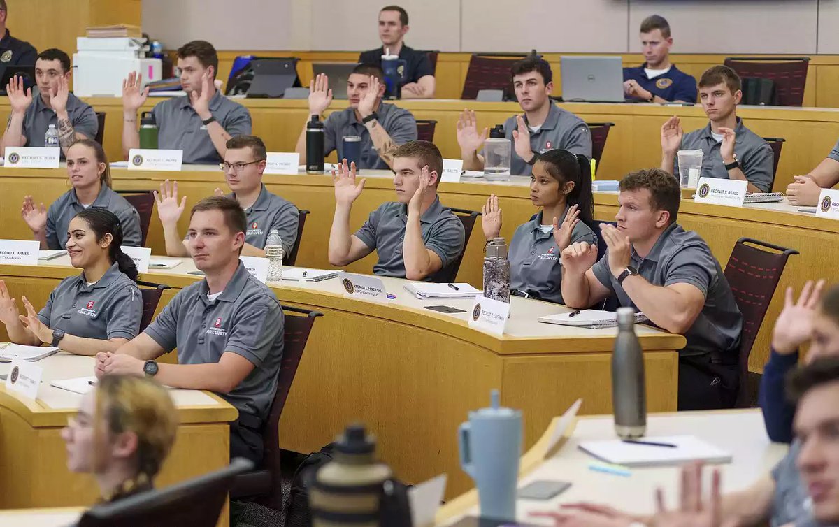 IUpolice's tweet image. For the first time, recruits of the Indiana University Police Academy have received formal training in Deaf culture awareness and American Sign Language.
Full story: go.iu.edu/8tBn