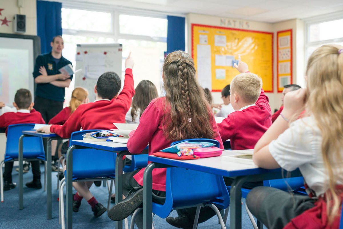 Today is the day!

Pop into the First Direct Arena in Leeds between 5pm and 8pm to talk about how you can start your teacher training.

getintoteaching.education.gov.uk/events/250605-…