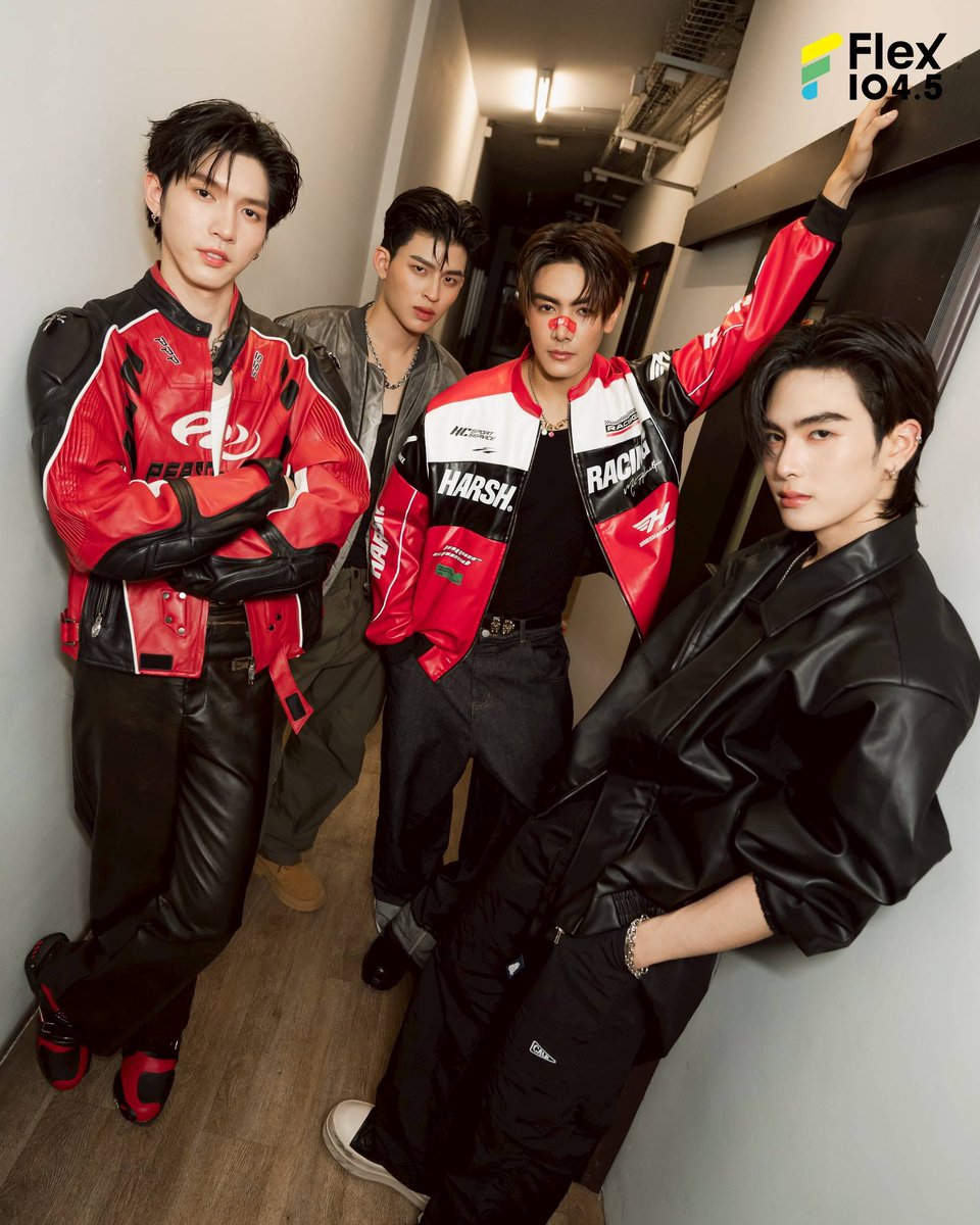 กี๊ดดดๆๆๆ พี่ๆแจสเปอร์ เท่สุดๆเลยค้าบ 🔥✨

TAKE IT OFF PRESSTOUR

#TAKEITOFF_PressTour
#Flex1045xJASPER_TAKEITOFF
#ppnaravit <a href="/ppnaravit/">ppnaravit</a>