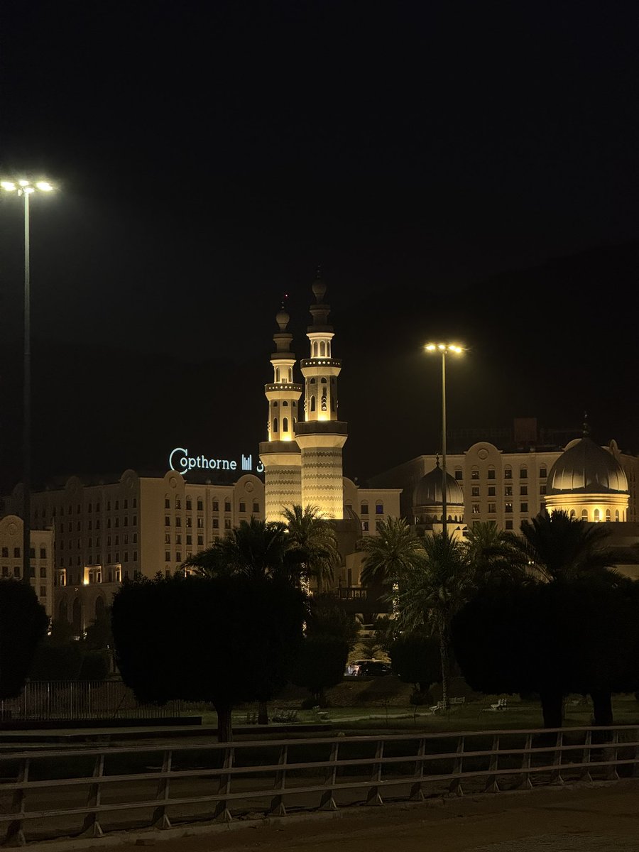 قال رسول الله صلى الله عليه وسلم: 

“خير الدُّعاء دعاء يوم عرفة، وخير ما قلتُ
أنا والنَّبيون من قبلي: لا إله إلا الله وحده لا
شريكَ له، له الملك، وله الحمد، وهو على
كل شيءٍ قدير”