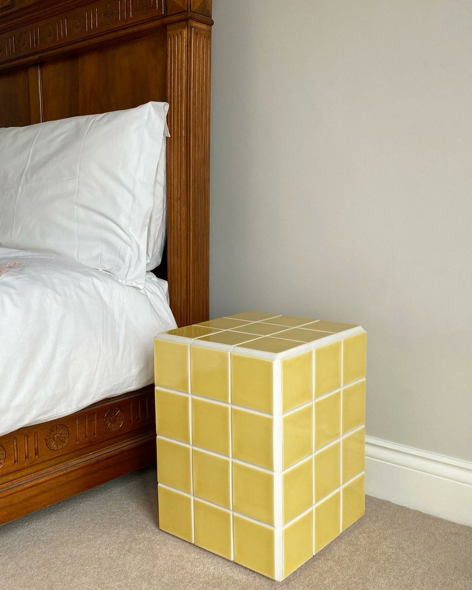 dotspaces's tweet photo. yellow // living room table or bedside stand? https://t.co/czyQWvdDvf
