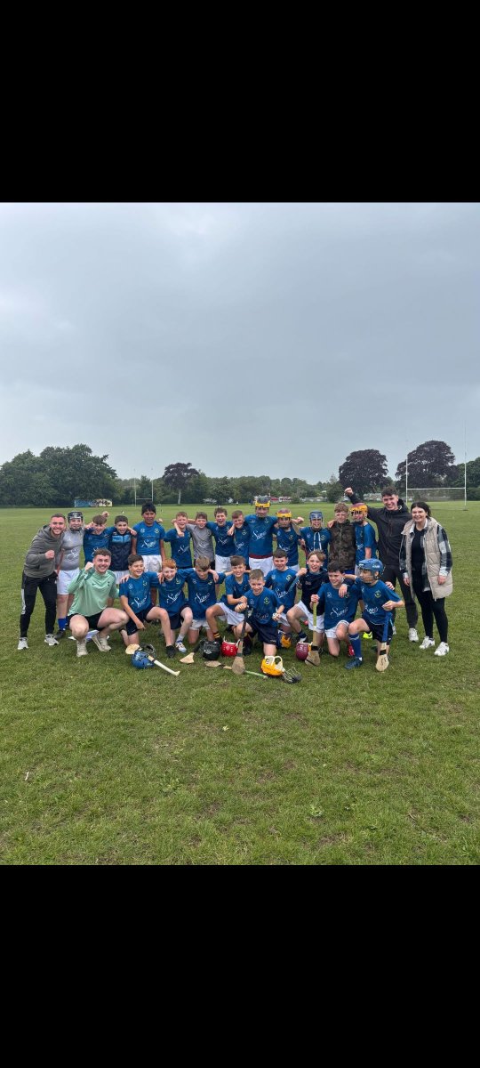 stjohnboscosbs's tweet image. Huge congrats to our senior hurling team on a thrilling semi-final win in Cherryfield! After a draw, they battled hard in extra time to win by a single point. Best of luck in the Cumann na mBunscol Final on Monday, June 9th at 10am! 💪🏑 #Hurling #FinalBound