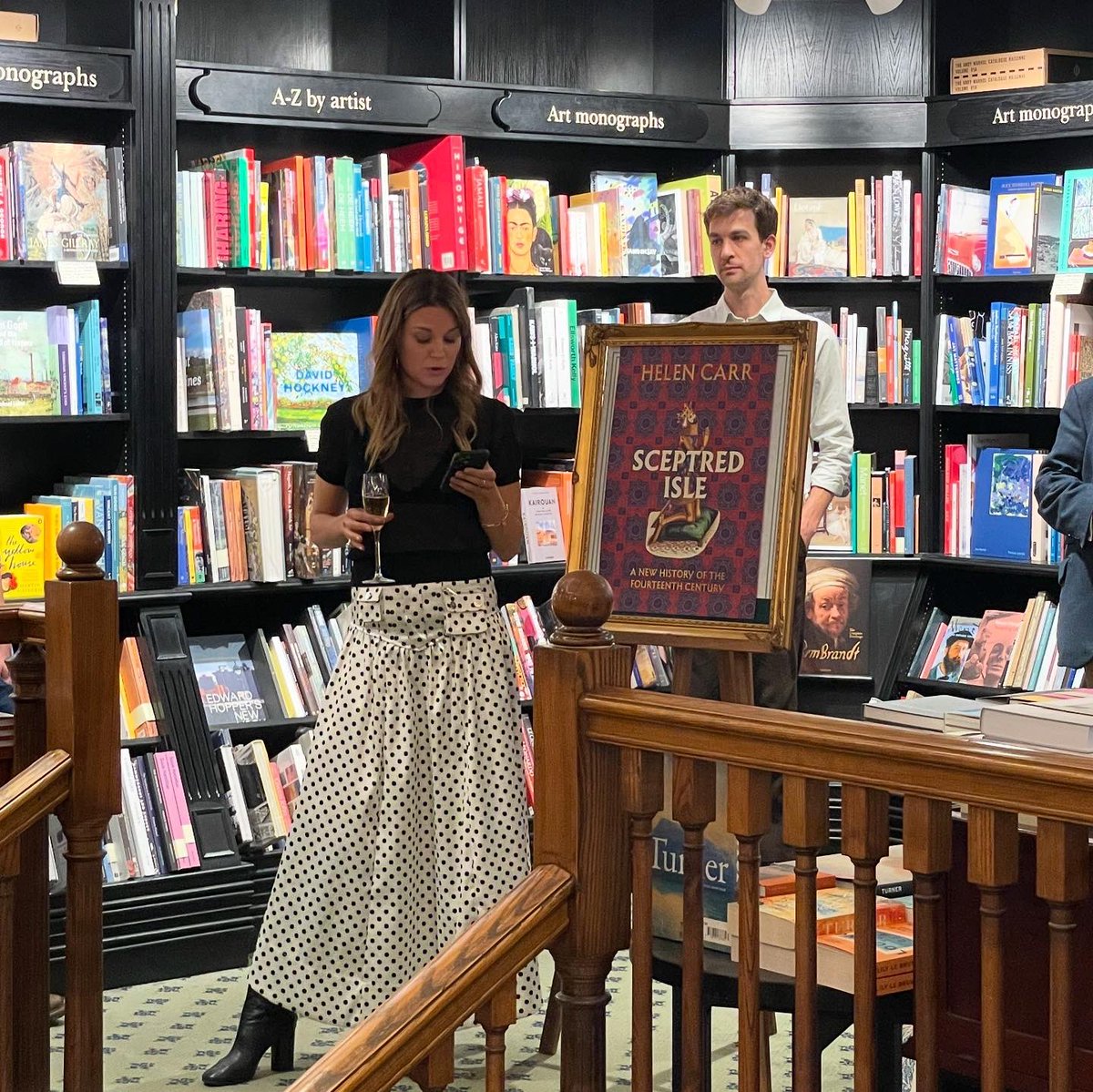 TheTudorTrio's tweet image. We thoroughly enjoyed celebrating Helen Carr’s brilliant new book, ‘Sceptred Isle: A New History of the Fourteenth Century’ last night, with some wonderful company 💜 @DrOwenEmmerson @NicolaTallis @kateemccaffrey @lukepepera @ARJ_Hawkins