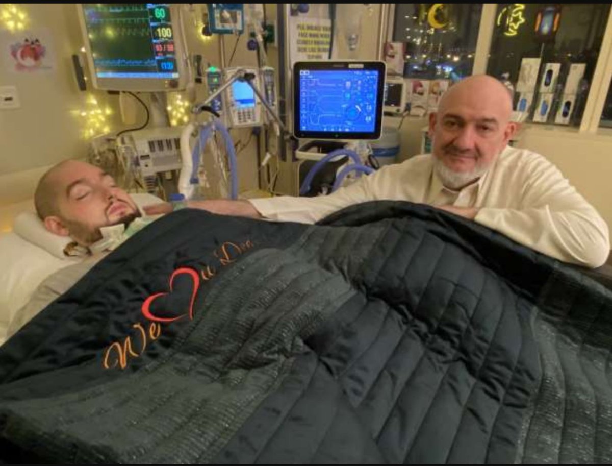 #اللهم اشفِ الأمير الوليد بن خالد بن طلال بن عبدالعزيز  شفاءً لا يغادر سقماً، اللهم ألبسه ثوب الصحة والعافية، وارفع عنه كل ألم، وجازِه بالصبر والعافية خيراً يا أرحم الراحمين.
اللهم ربّ الناس، أذهب البأس، اشفِ أنت الشافي، لا شفاء إلا شفاؤك، شفاءً لا يُغادر سقماً.