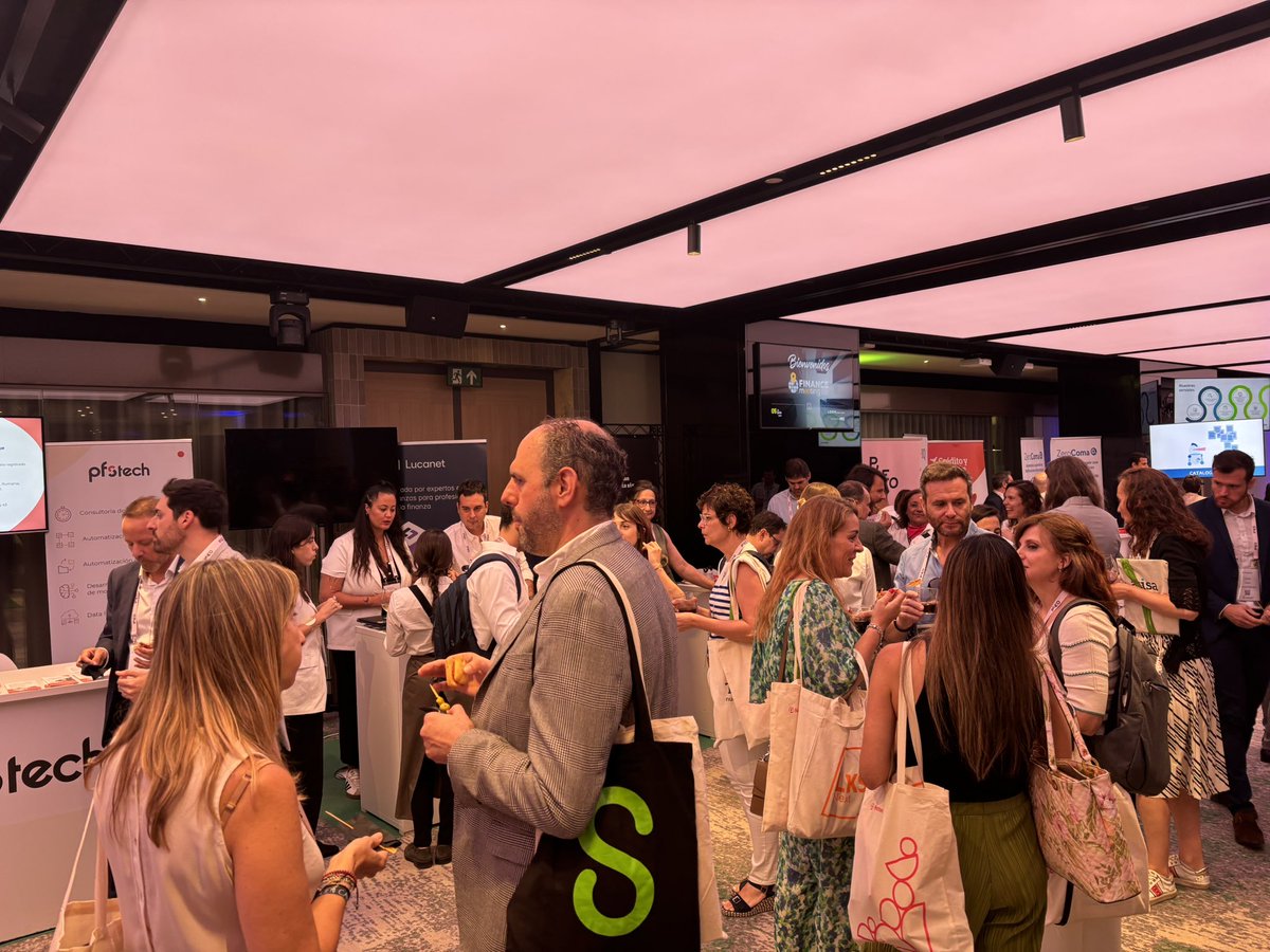 Parada obligatoria: ¡Llegó el momento para almorzar y mucho #Networking! 🚀¿Qué os está pareciendo esta edición de # FinanceMeeting25?