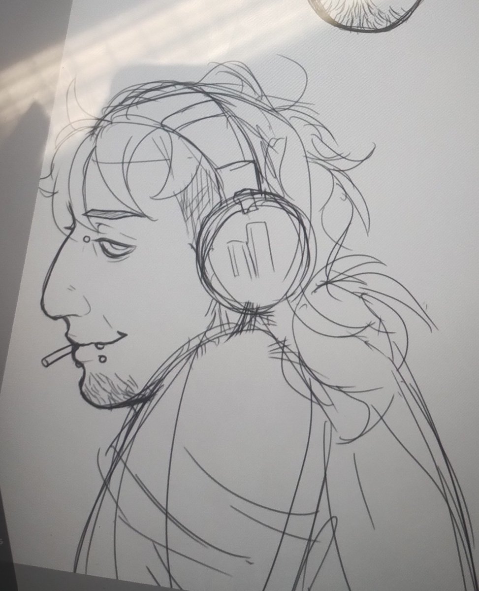 m1randumb's tweet photo. @ScarletMarttnez OIII, EU DESENHO 
quero amigos artistas também. https://t.co/yrkI4NILzY