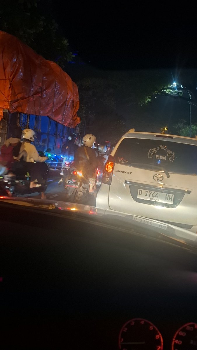 Menuju bunderan cibiru sudah macet setengah jam lebih <a href="/PRFMnews/">Radio PRFM</a> <a href="/infobdg/">BANDUNG ᮘᮔ᮪ᮓᮥᮀ</a>