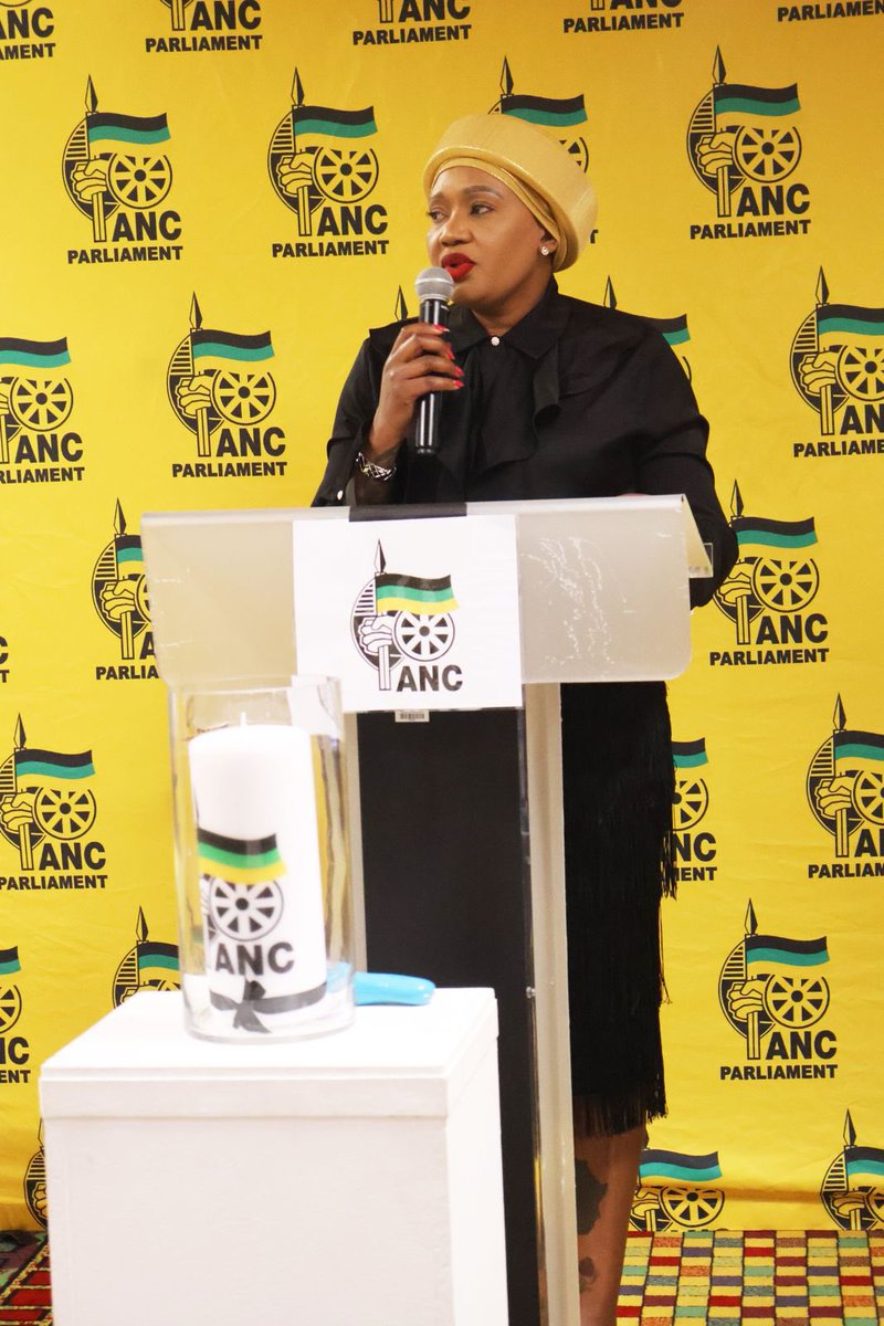 mahambehlala_t's tweet image. Reading the obituary at the memorial service of the late Cde Lungi Mnganga-Gabashe. May she rest in power.Cde Lungi dedicated her life to serving the people of South Africa and advocating for Women empowerment.

#ANCParliament #ANCCaucus #Vuthulula