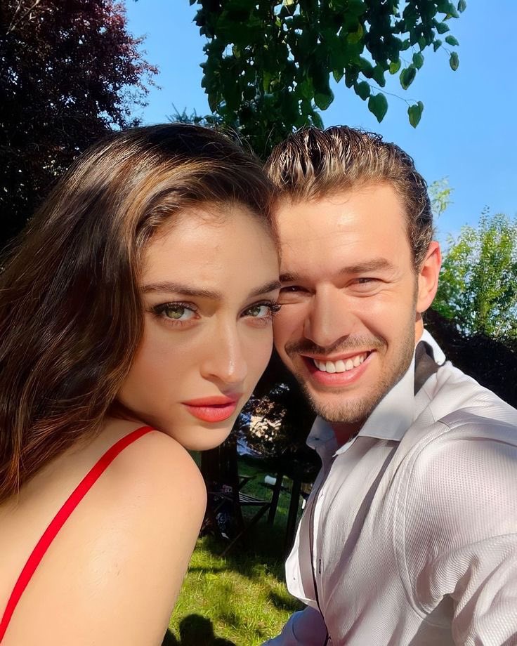 Cemre Baysel ve Aytaç Şaşmaz ayrıldı. 

2021 yılından beri birlikte olan Cemre Baysel ve Aytaç Şaşmaz çiftinin yakın çevresi, ikilinin barışmaya niyeti olmadığı ve ilişkiyi kesin olarak bitirdikleri açıkladı.

#CemreBaysel #AytaçŞaşmaz 
(Gazete Magazin | Umut Ünver)