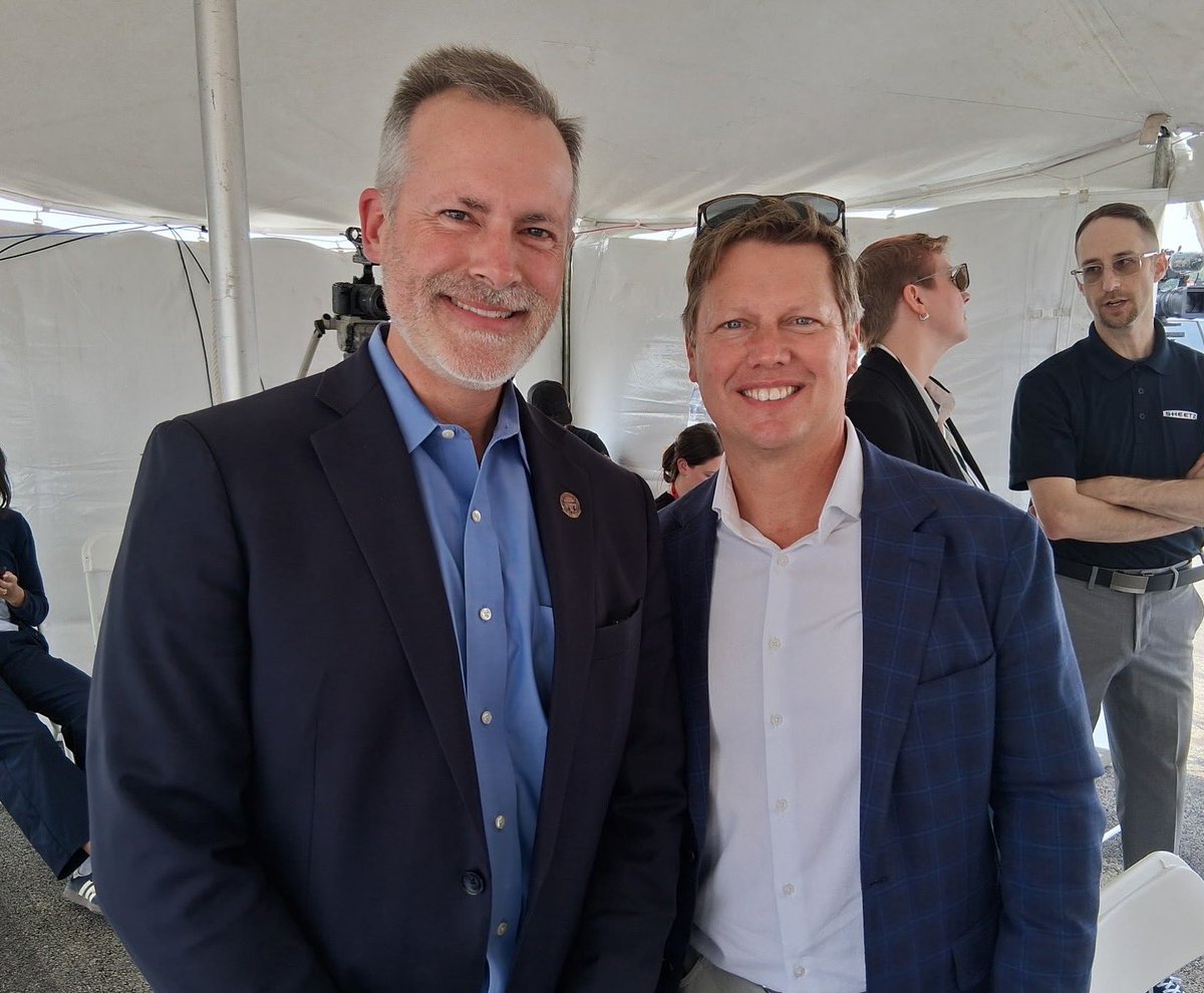 OhioTreasurer's tweet image. 📍 Findlay
The @sheetz distribution center construction ceremony for their new facility showcased Sheetz’s commitment to community, innovation, and growth.
I am excited for the positive impact on Findlay’s workforce and future economic development.