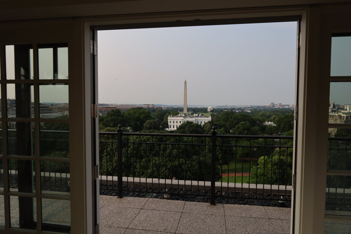 The third edition of <a href="/PISM_Poland/">PISM</a>'s Polish-U.S. #TransatlanticLookout is about to begin shortly. This is the beautiful Washington, DC view from Top of the Hay at the Hay-Adams Hotel. 🇵🇱🇺🇸