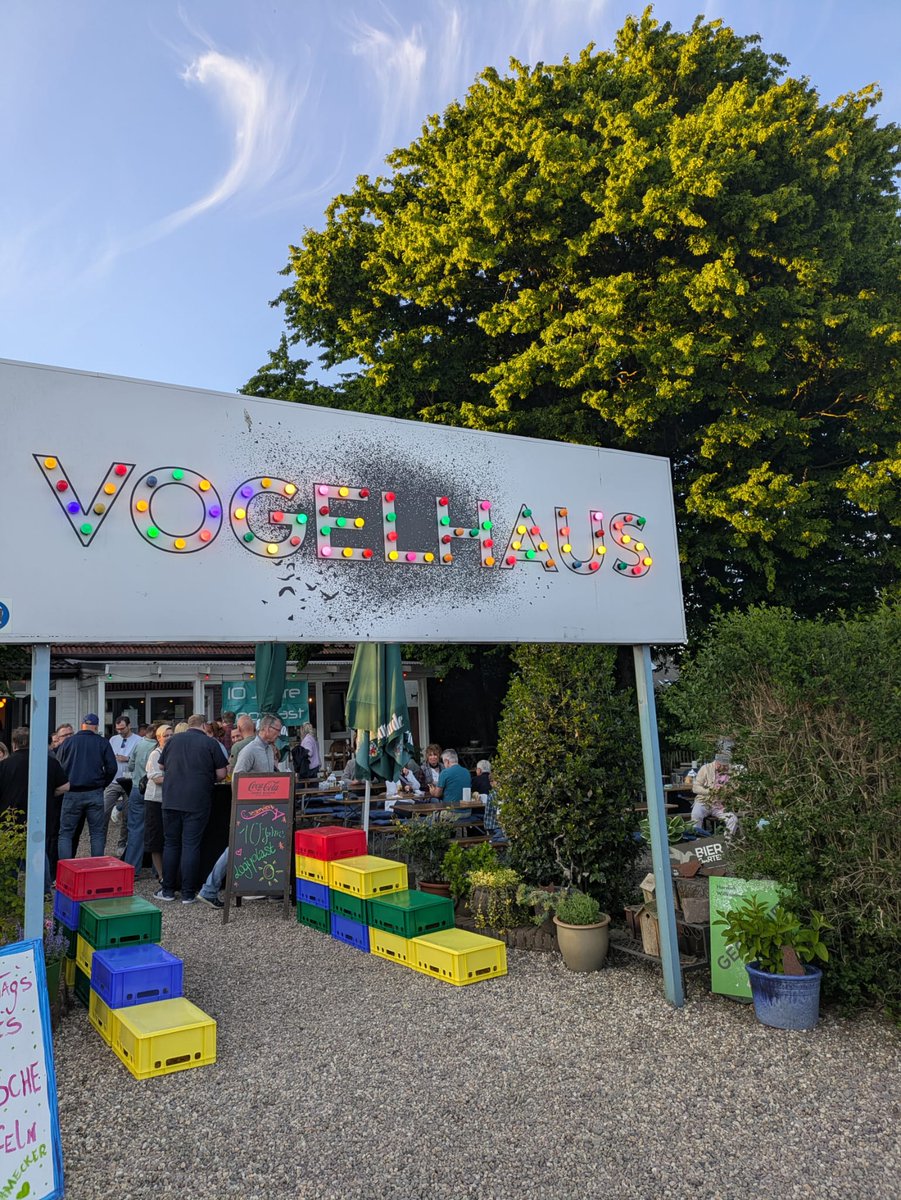 Logiplast1's tweet photo. 🎉 10 Jahre Logiplast – und 1.510 € für den guten Zweck!
Anlässlich unseres Jubiläums konnten wir diese Summe für den ambulanten Kinder- &amp; Jugendhospizdienst @OMEGABocholt sammeln.
Danke an alle Unterstützer! 💙
👉 Mehr dazu: https://t.co/258162PYXG
#Spendenaktion #Kinderhospiz https://t.co/vlw5QNEGkh