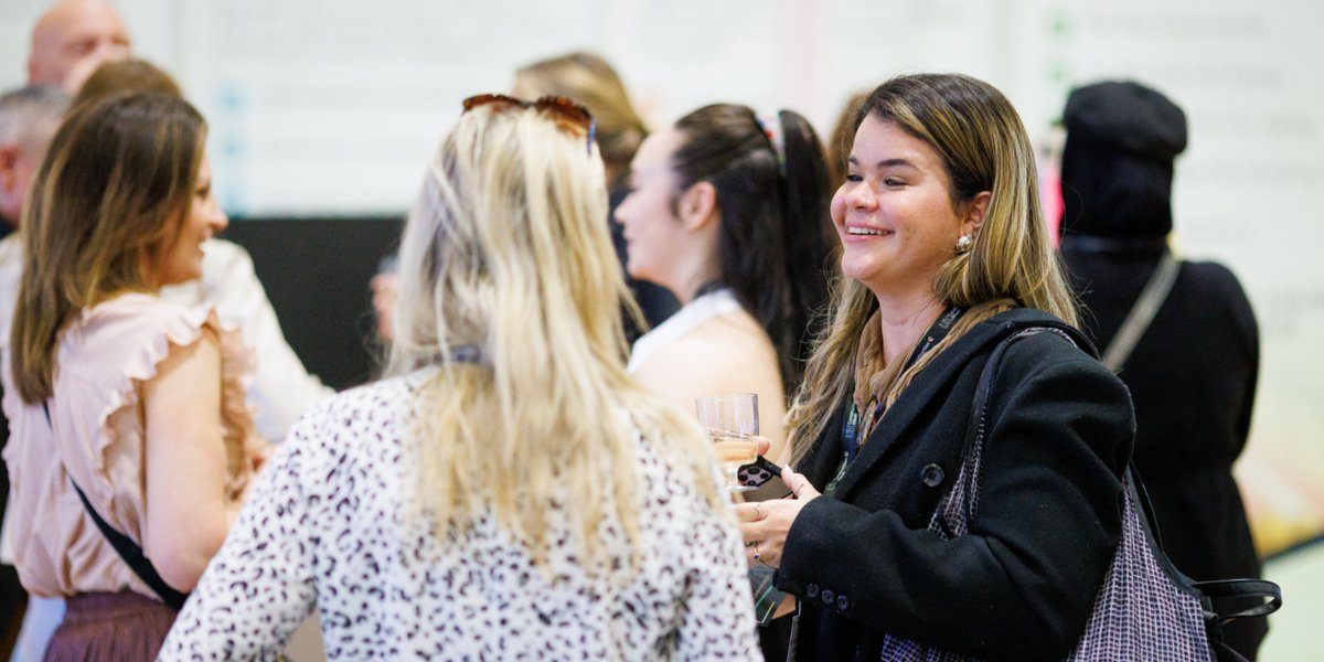 UK_CW's tweet image. Women are just 15% of the UK construction workforce and only 2% work on-sit 👷‍♀️

It’s time to change the story.

How can we break the barriers? Share your thoughts or tag a trailblazer breaking the bias!

#WomenInConstruction #BreakTheBias