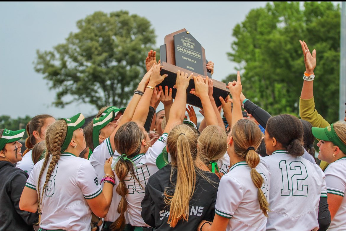 Pretty proud moment to find out we finished
5th in the nation for stolen bases, 14th in the nation for batting average and 19th in runs scored!💚