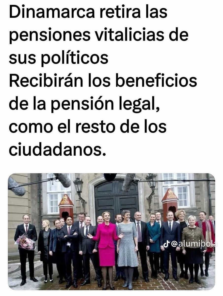 Ningún político debería cobrar ningún tipo de pensión mientras no hayan asegurado el futuro de las pensiones de los ciudadanos...