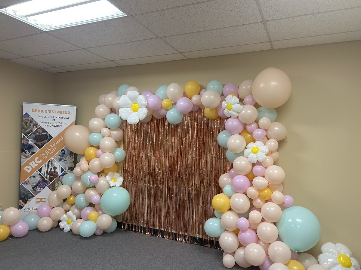 École secondaire catholique Sainte-Trinité tweet media