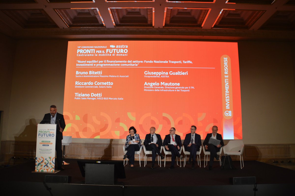 Tiziano Dotti, Public Sales Manager di <a href="/Iveco_Italy/">IVECO</a>, riflette sulle risorse e l’impegno necessario da parte delle aziende del #TPL per lo sviluppo degli adeguamenti normativi e tecnologici richiesti dal settore, in una direzione di transizione tecnologica e green.