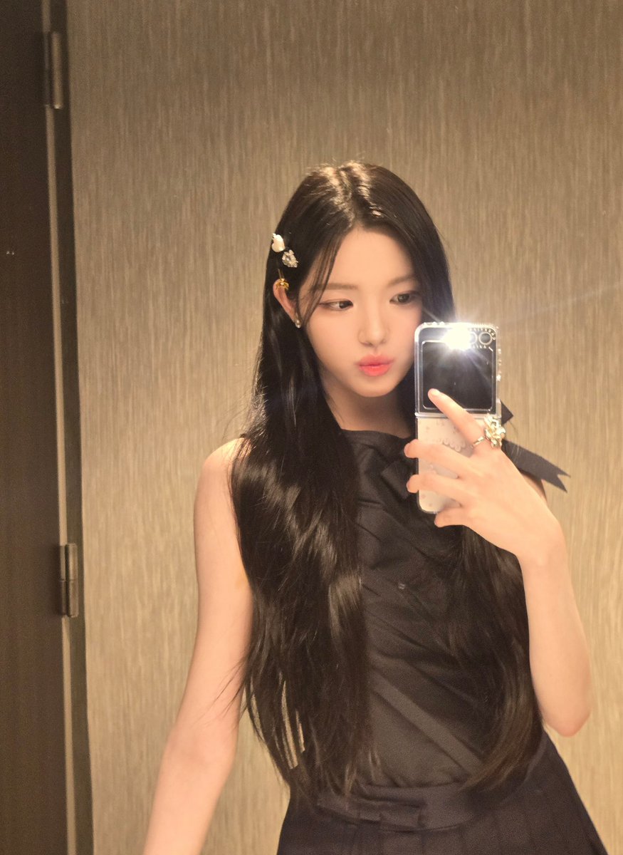 250605 YUHA Weverse Update

#Hearts2Hearts #하츠투하츠 #H2H <a href="/Hearts2Hearts/">Hearts2Hearts</a>