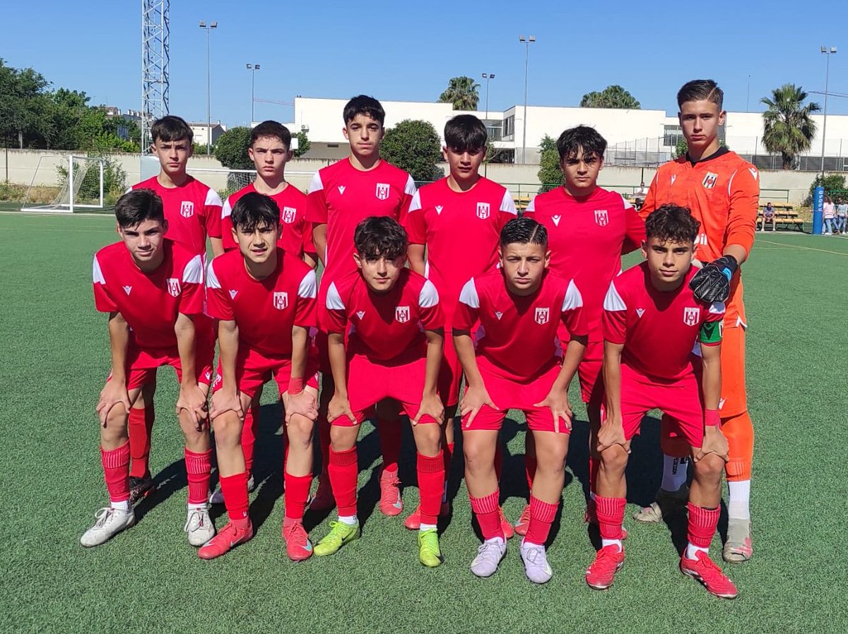 Academia_Merida's tweet image. 🏆 Nuestro #InfantilA disputará las semifinales del Campeonato de Extremadura frente al @cpflecha 

📍 Solana de los Barros

⚪️⚫️ ¡Vamos, EQUIPO! 🍍